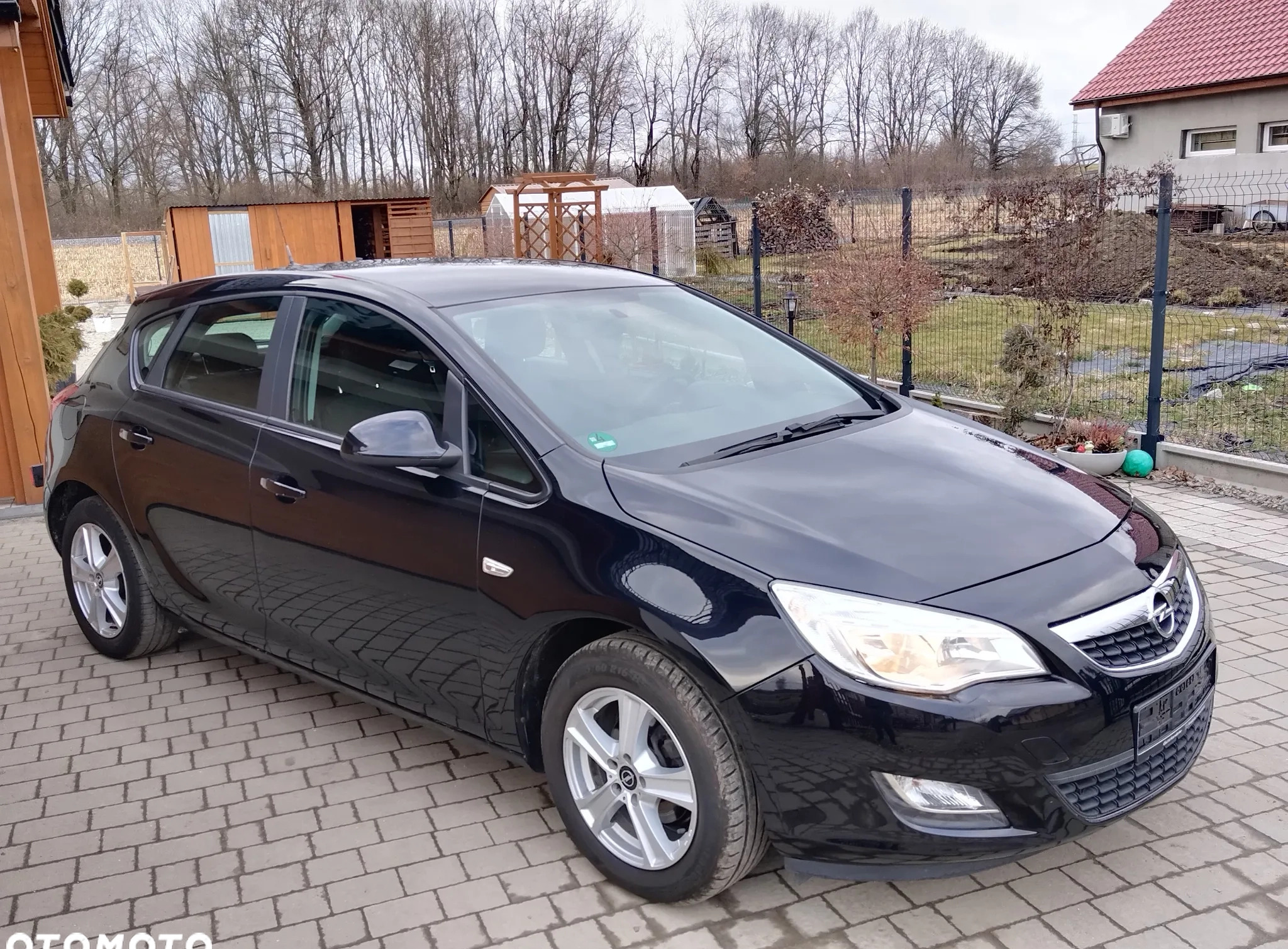 Opel Astra cena 23900 przebieg: 151000, rok produkcji 2010 z Praszka małe 436